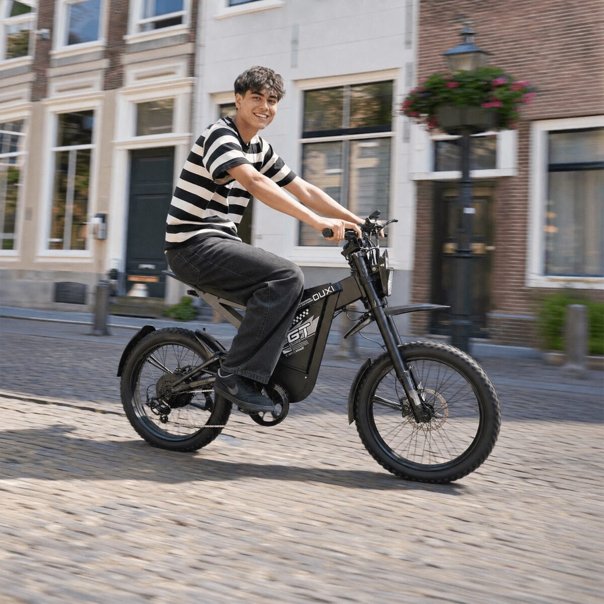 Ouxi GT2000 Zwart - Voordeelscooters.nl