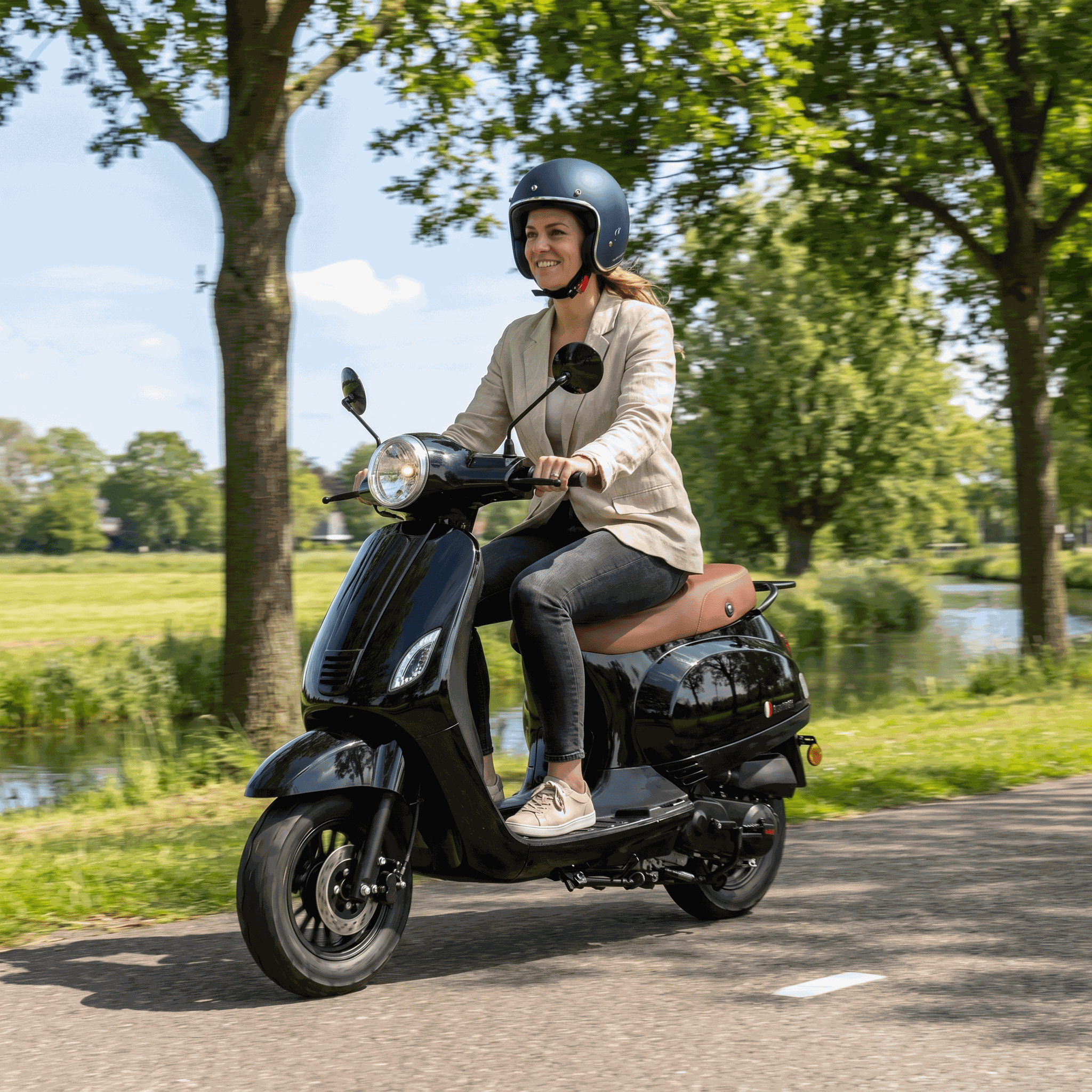 Senzo RivaLux Zwart - Voordeelscooters.nl