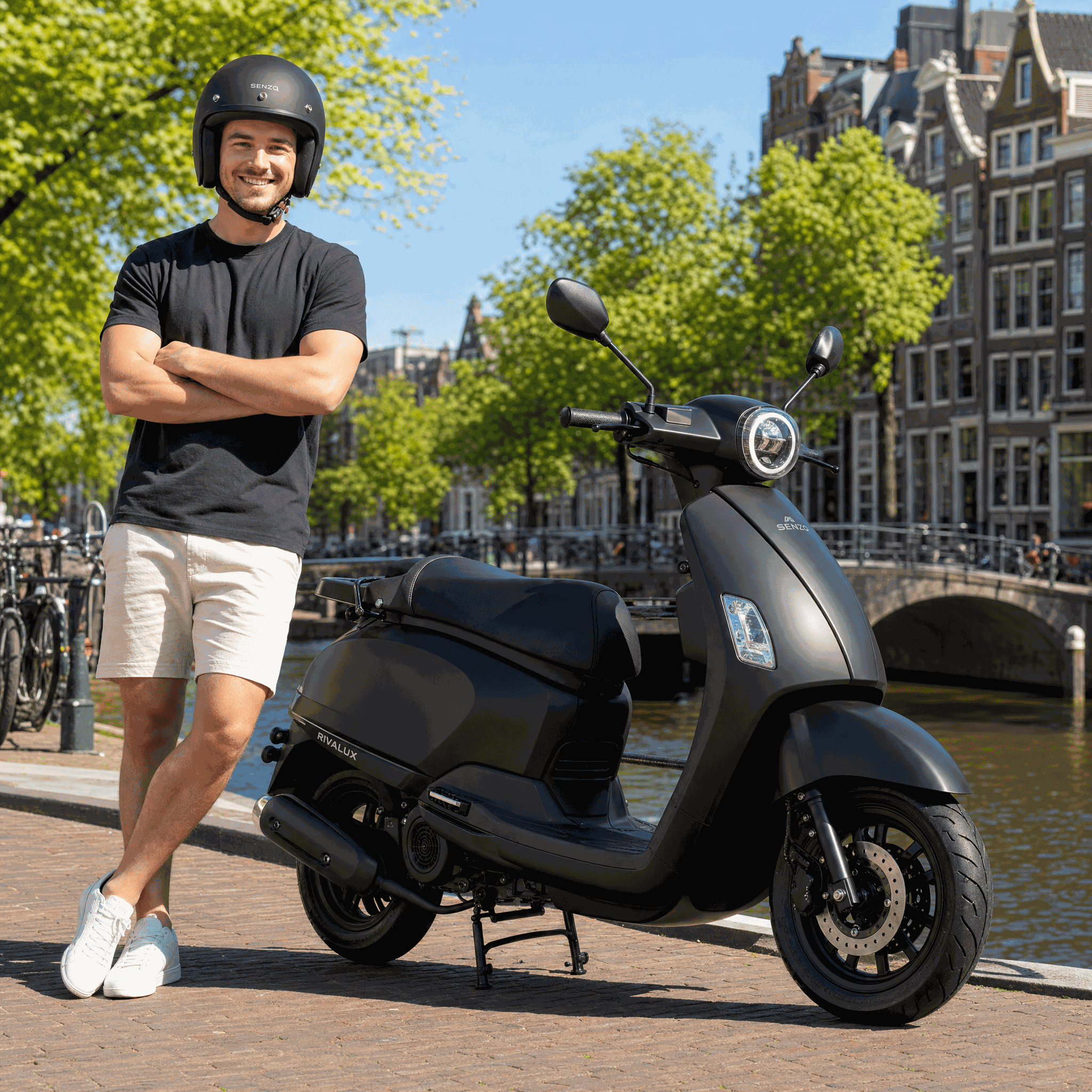 Senzo RivaLux Matzwart - Voordeelscooters.nl