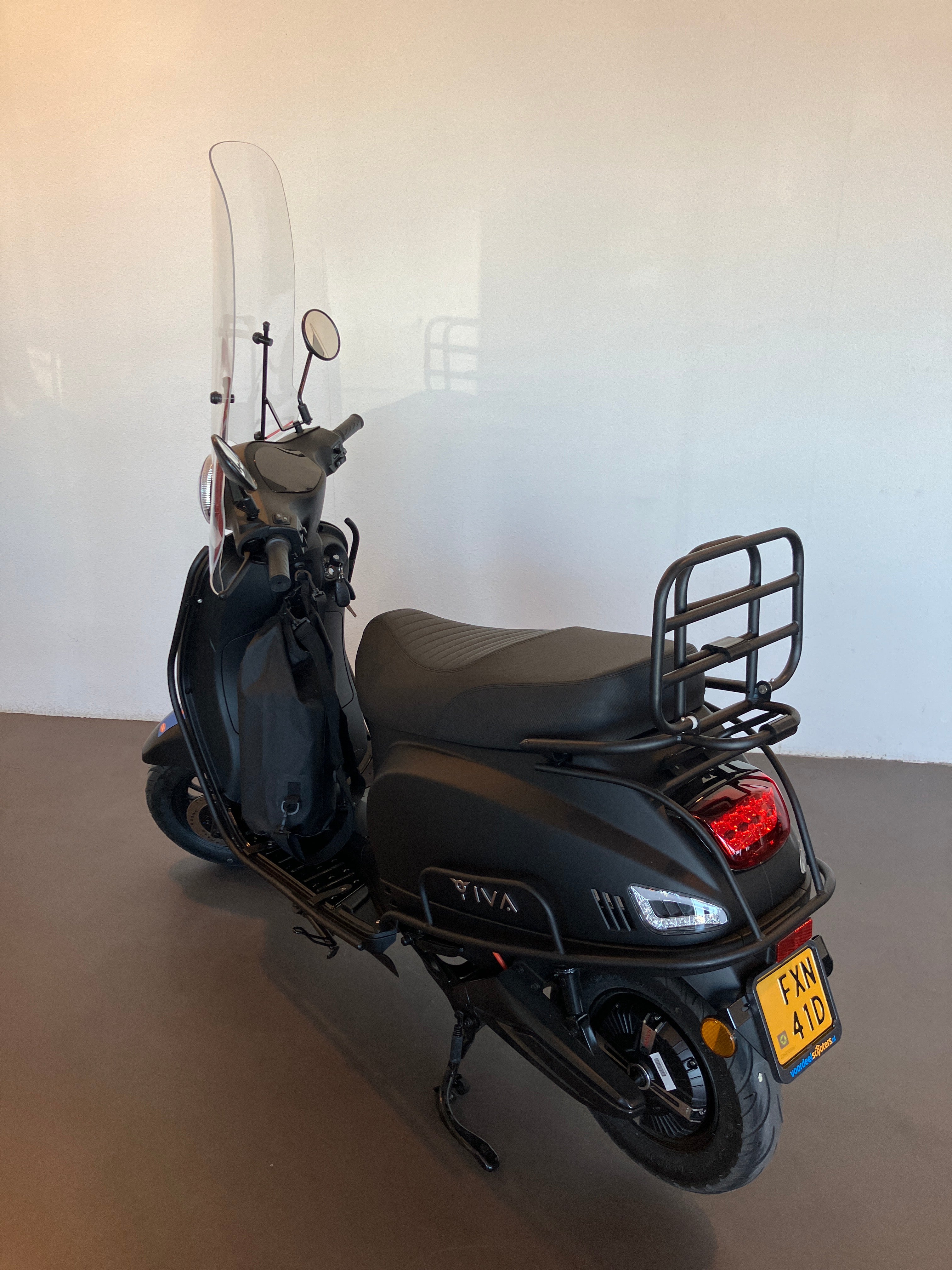 IVA Lux Electric 2.0 special