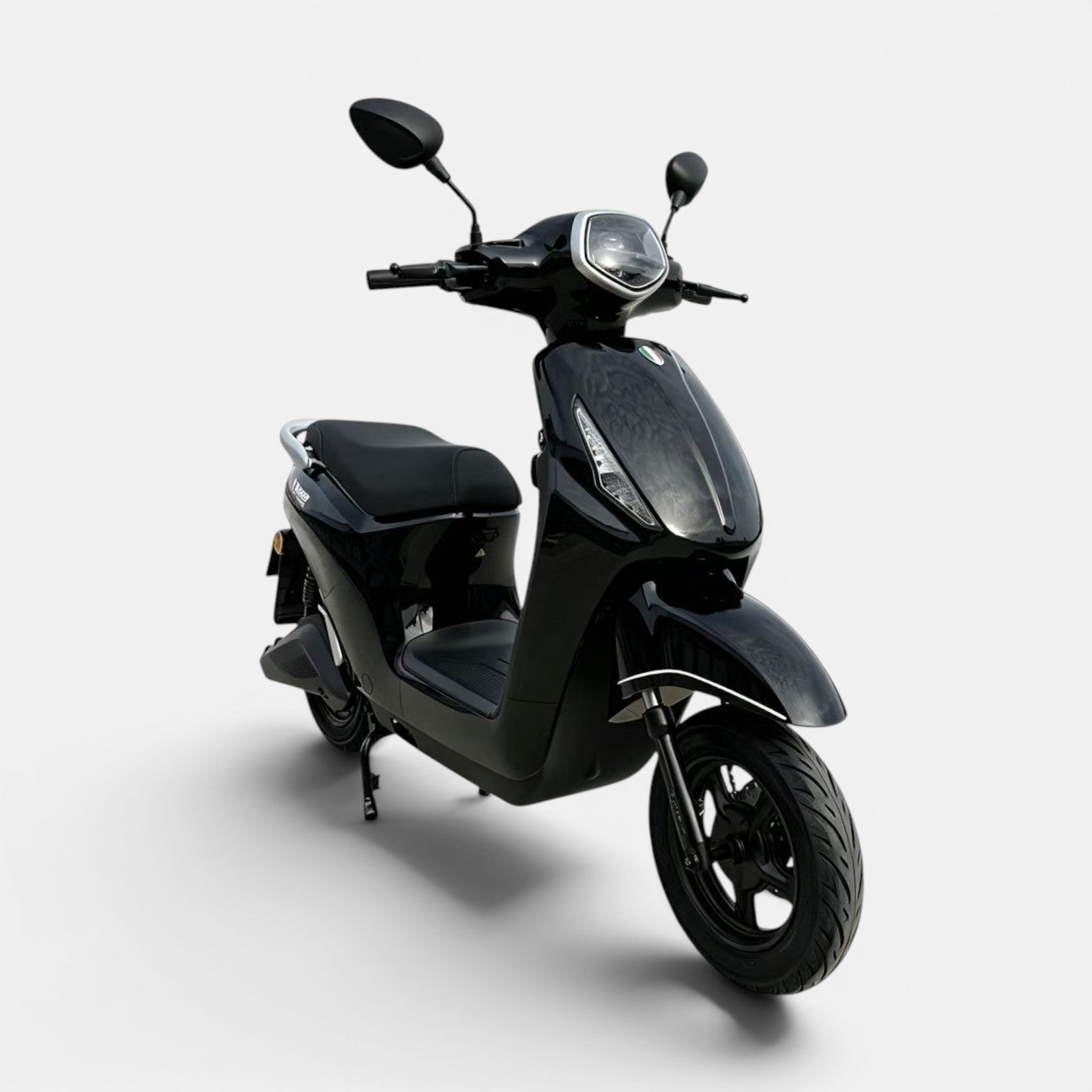 Senzo Ravello Zwart - Voordeelscooters.nl