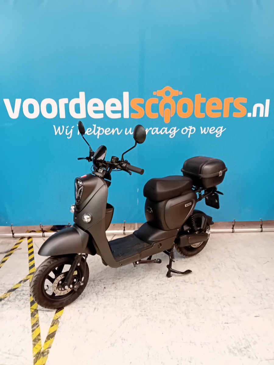 Senzo Gener Mat Zwart 25 Km/h Tweedekans - Elektrische Scooter